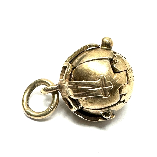 110 - Rare Vintage 9ct gold silver interior opening masonic ball charm weight 3.9g