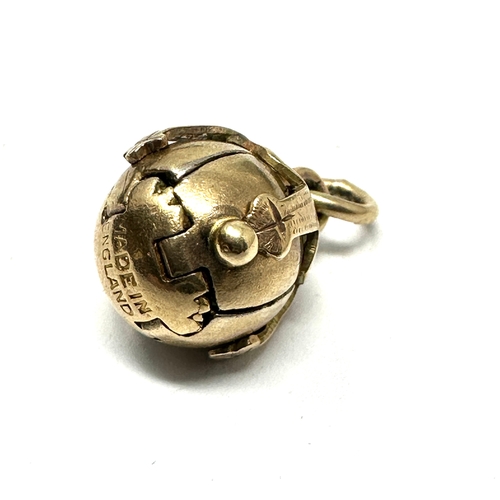 110 - Rare Vintage 9ct gold silver interior opening masonic ball charm weight 3.9g