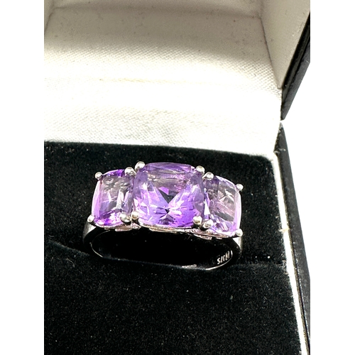 120 - 9ct white gold amethyst ring weight 3.4g