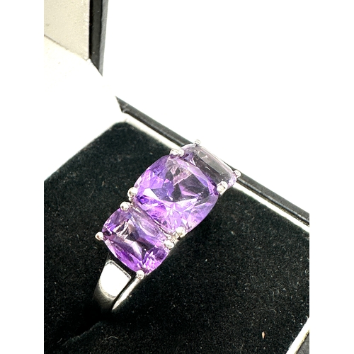 120 - 9ct white gold amethyst ring weight 3.4g