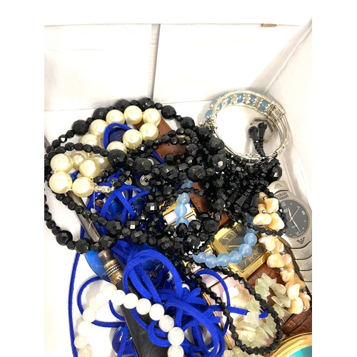 41 - Box of assorted costume jewellery