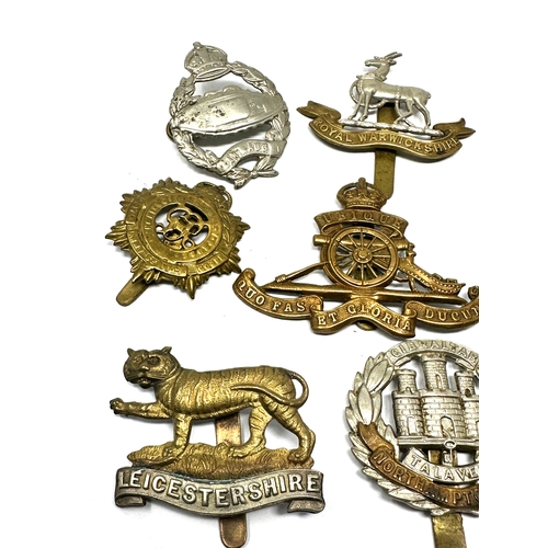 74 - 10 military cap badges