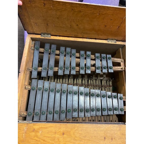 624 - Vintage Boosey glockenspiel