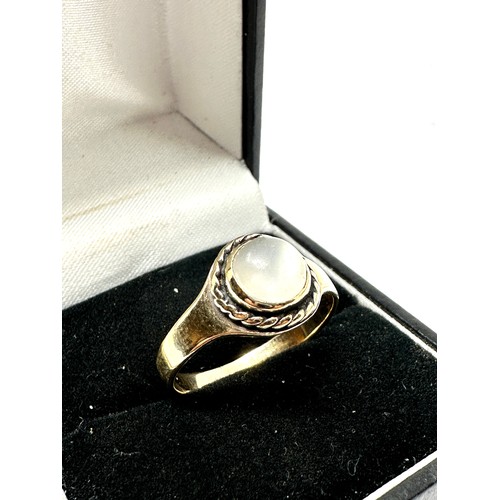 141 - 9ct gold vintage moonstone dress ring (2.7g)