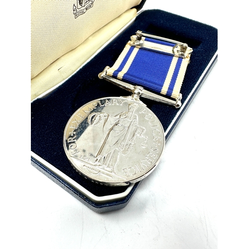 36 - Boxed ER.11 Police L.S.G.C medal to const anthony o topham