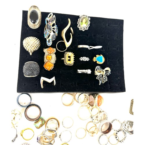 462 - Large selection of vintage and later rings