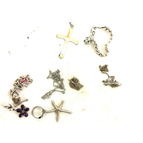 466 - Selection of assorted silver jewellery includes Cross, bracelet, rings etc