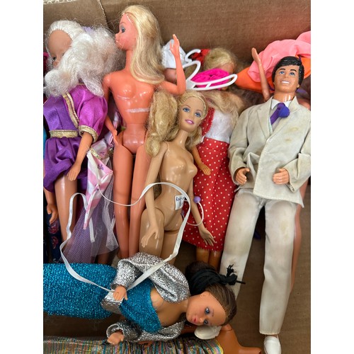 248 - Box of vintage 1980s and 1990s Barbie and Ken dolls with a beach buggy