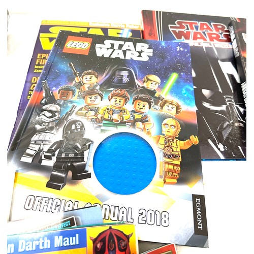 157 - Selection of Star wars memorabilia includes magazines etc