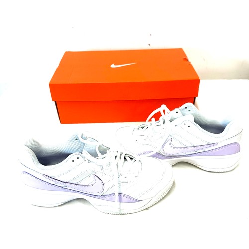 142 - Pair of new boxed ladies Nike trainers size 5