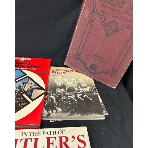 321 - Selection of vintage books includes Hilters third Reich, The great war, Uniforms of the British army... 