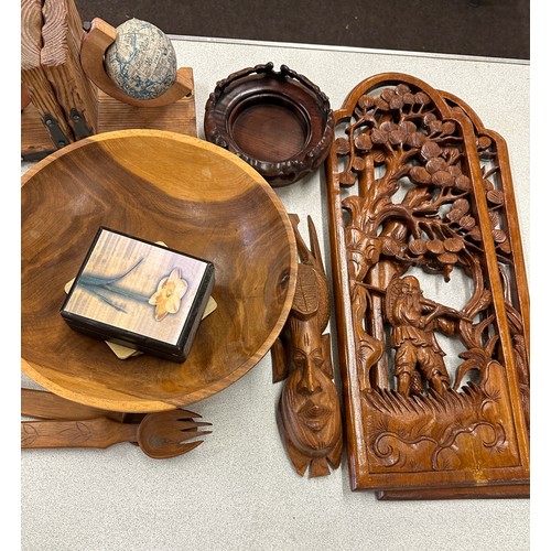 241 - Selection of vintage and later wooden items includes Vase stand, book ends, bowl etc