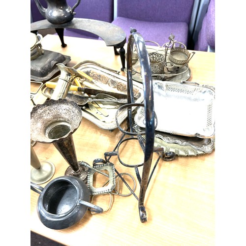 271 - Selection of silver plated items to includes Flower vases, tea pots, trays etc