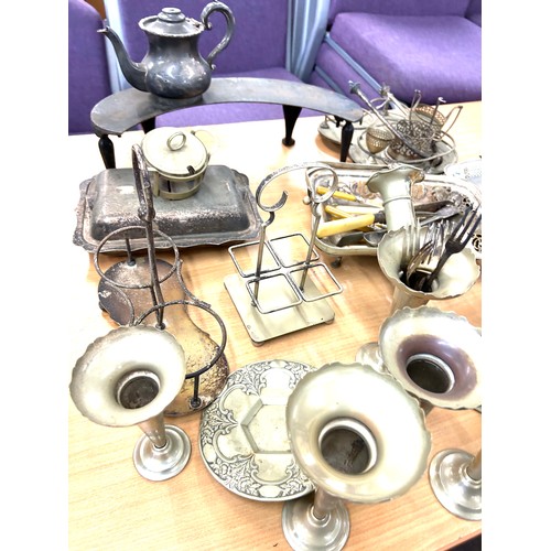 271 - Selection of silver plated items to includes Flower vases, tea pots, trays etc