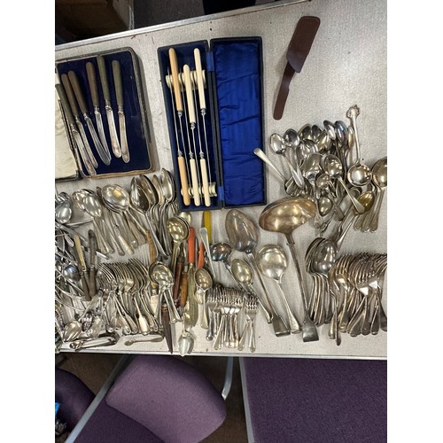 281 - Large selection of silver plated cutlery includes boxed and unboxed, total weight approx 15kg