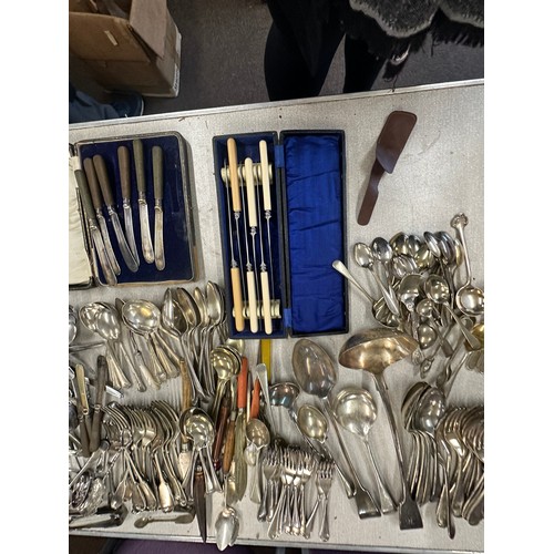 281 - Large selection of silver plated cutlery includes boxed and unboxed, total weight approx 15kg