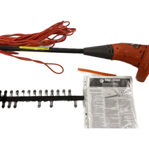 203 - Selection of outdoor equipment to include Black and decker hedge trimmer and a Flymo electric hedge ... 