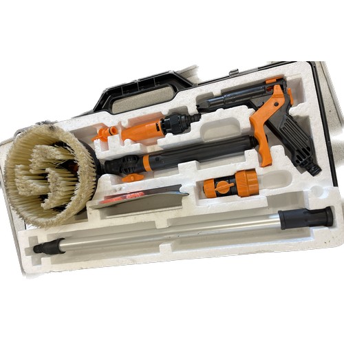 203 - Selection of outdoor equipment to include Black and decker hedge trimmer and a Flymo electric hedge ... 