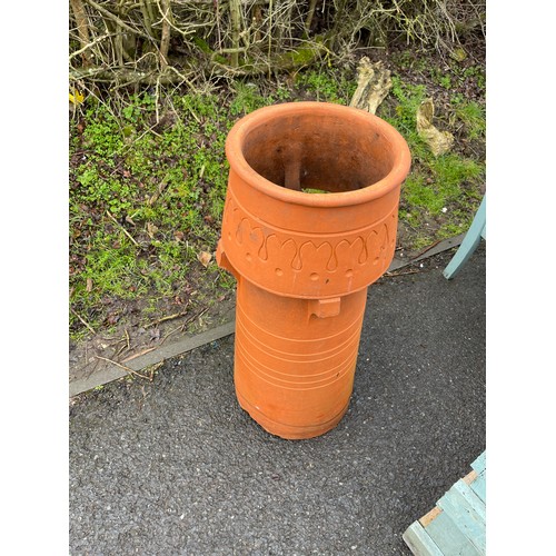 101V - Terracotta chimney pot measures approximatly 31 inches tall