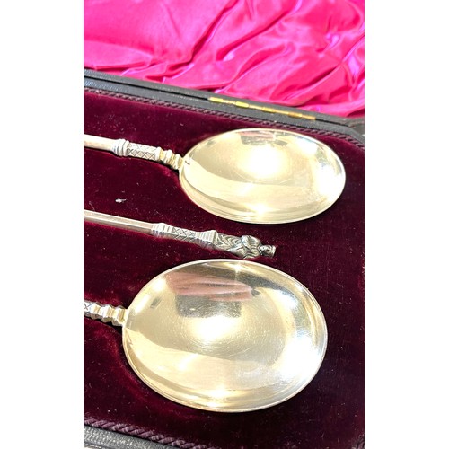 510 - Cased silver Walker and Hall apostle set- hallmarked. Weighs approx 200 grams