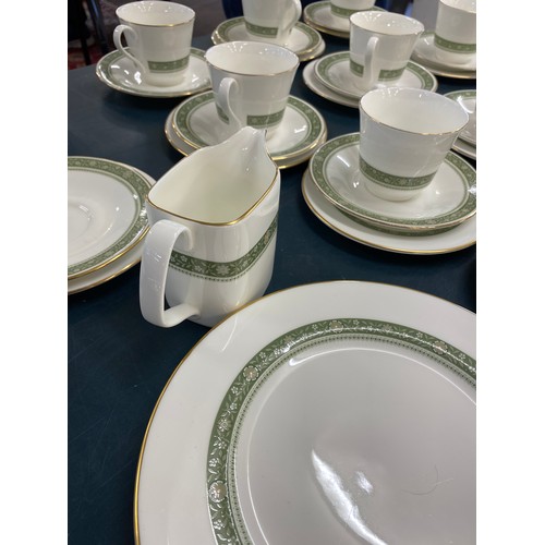 270 - Large selection of part Royal Doulton Rondelay H5004 to include dinner plates, cake plate, milk jug,... 