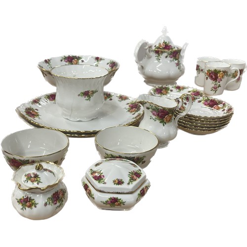 535 - Selection of Royal Albert Old Country Rose and other items to include tea pot, cups and saucers etc