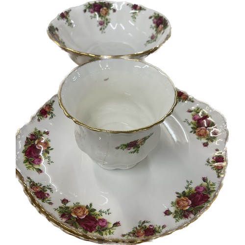 535 - Selection of Royal Albert Old Country Rose and other items to include tea pot, cups and saucers etc