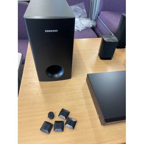 211 - Samsung HT-F4500 5 Speaker Networking 3D Blu-ray & DVD Home Theatre System, untested