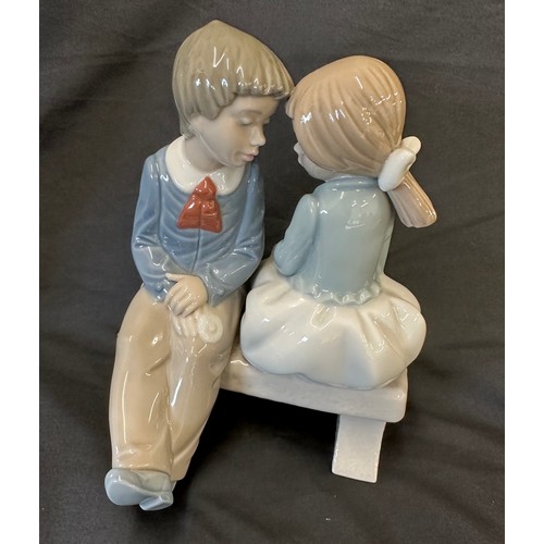 81 - Vintage Nao lamp and a Nao figure of a boy and girl sitting on a bench, height of the lamp approxima... 