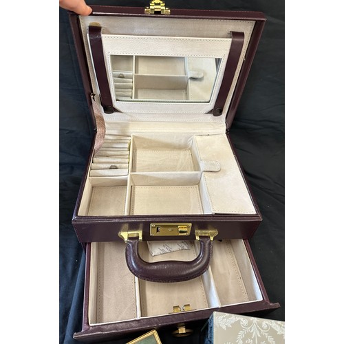 115 - Selection of 3 jewellery boxes includes glass fronted etc