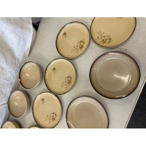 254 - Selection of Denby and Denby style pottery includes plates, bowls etc A/F