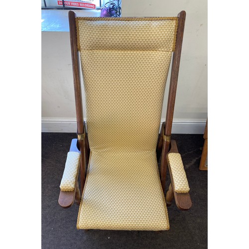 563 - Vintage campaign chair