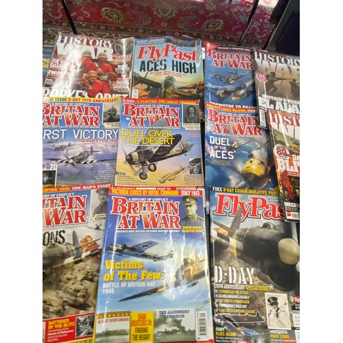 262 - Selection of vintage magazines