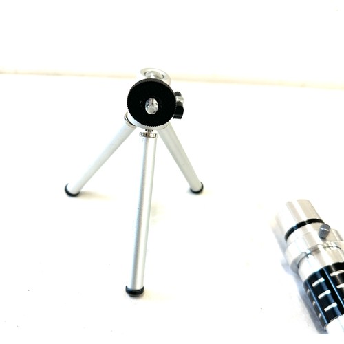 366 - 12x Mobile telephone lens and tripod stand, height approx 7inches