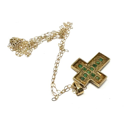 116 - 9ct gold diamond & emerald cross pendant necklace (2.4g)