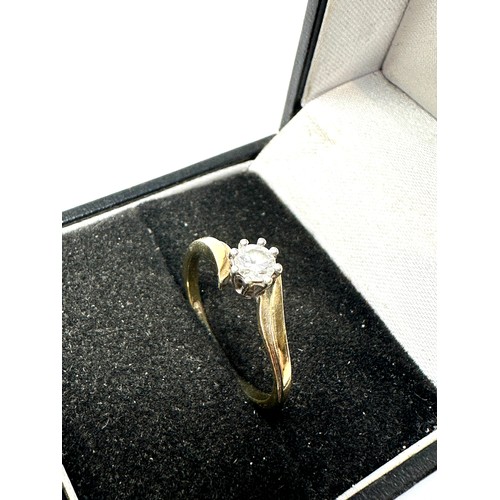 196 - 9ct gold diamond solitaire ring (1.6g)