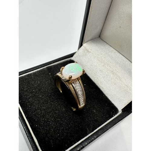 172 - 9ct gold opal & diamond ring (2.9g)