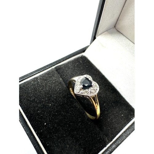 139 - 9ct gold diamond & sapphire heart ring (1.4g)