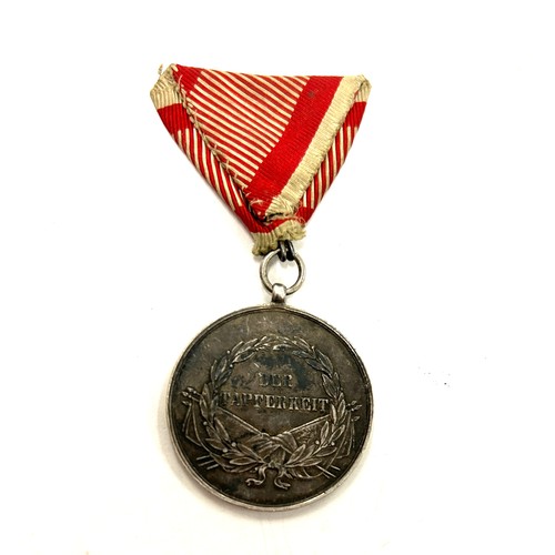 442 - WW1 Austria - Hungary bravery medal full size, original ribbon