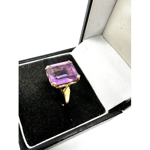 105 - 9ct gold amethyst solitaire ring (3.4g)