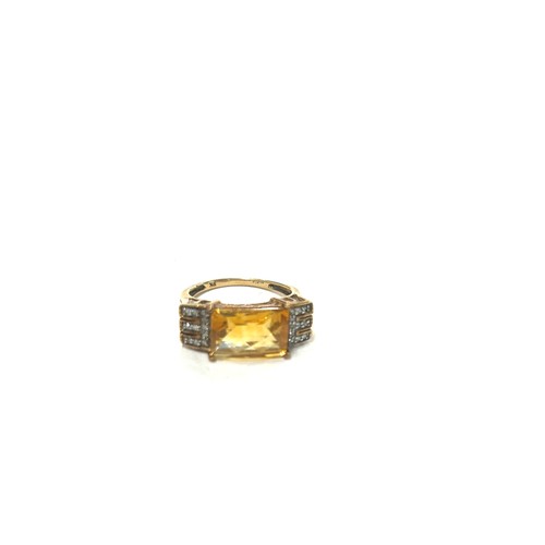 394 - 9ct gold gemstone & diamond ring weight 4.4g