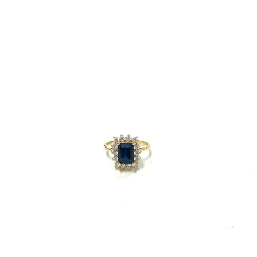 395 - 14ct gold blue stone set ring weight weight 3.3g