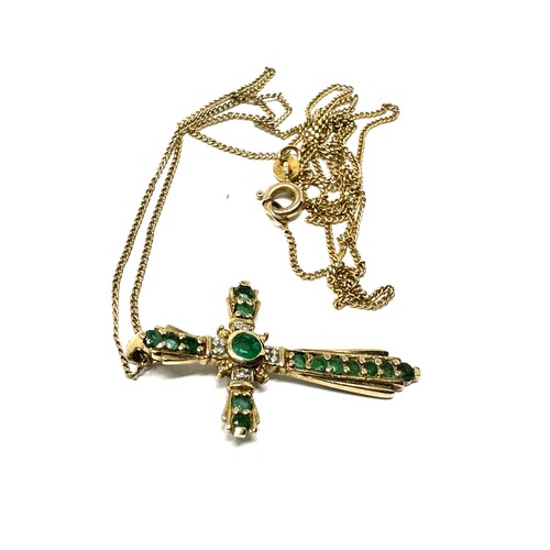 82 - 9ct yellow gold vintage diamond & emerald cross pendant necklace (2.8g)