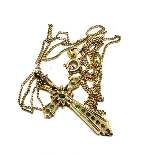 82 - 9ct yellow gold vintage diamond & emerald cross pendant necklace (2.8g)