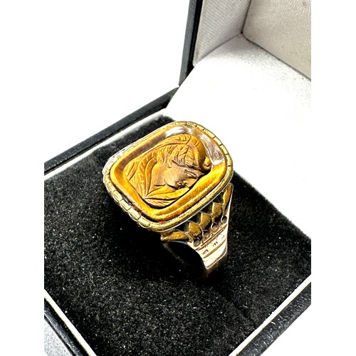 55 - 9ct yellow gold antique tigers eye ring (5.1g)