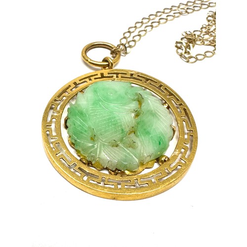 75 - 14ct gold vintage carved jade pendant necklace on 9ct gold chain (8.9g)