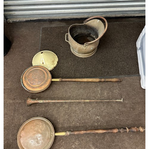 185 - Large selection of assorted copper ware