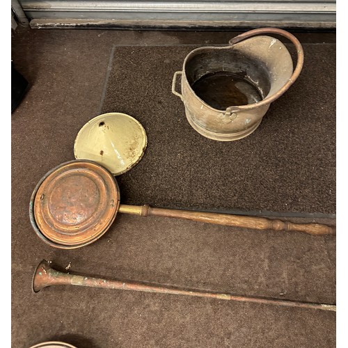 185 - Large selection of assorted copper ware