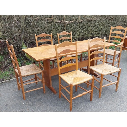 562 - Oak table and six chairs measures approx 30 inches high by 72 inches wide and 29.5 deep