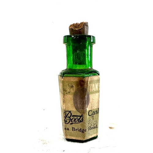 85 - Victorian Boots label bottle